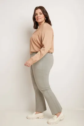 Curvy Pull-on Barely Bootcut Classic Pants